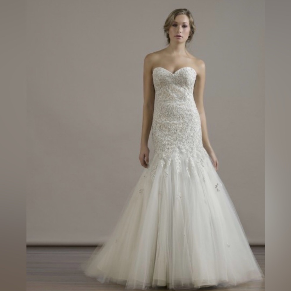 Elegant Cream Wedding Dress